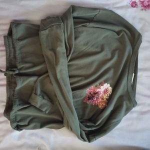 Olive Long sleeve with flowers